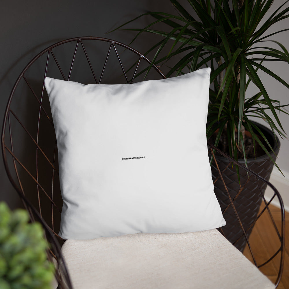 Warehouse: LAW Classics Minimalistic Basic Pillow