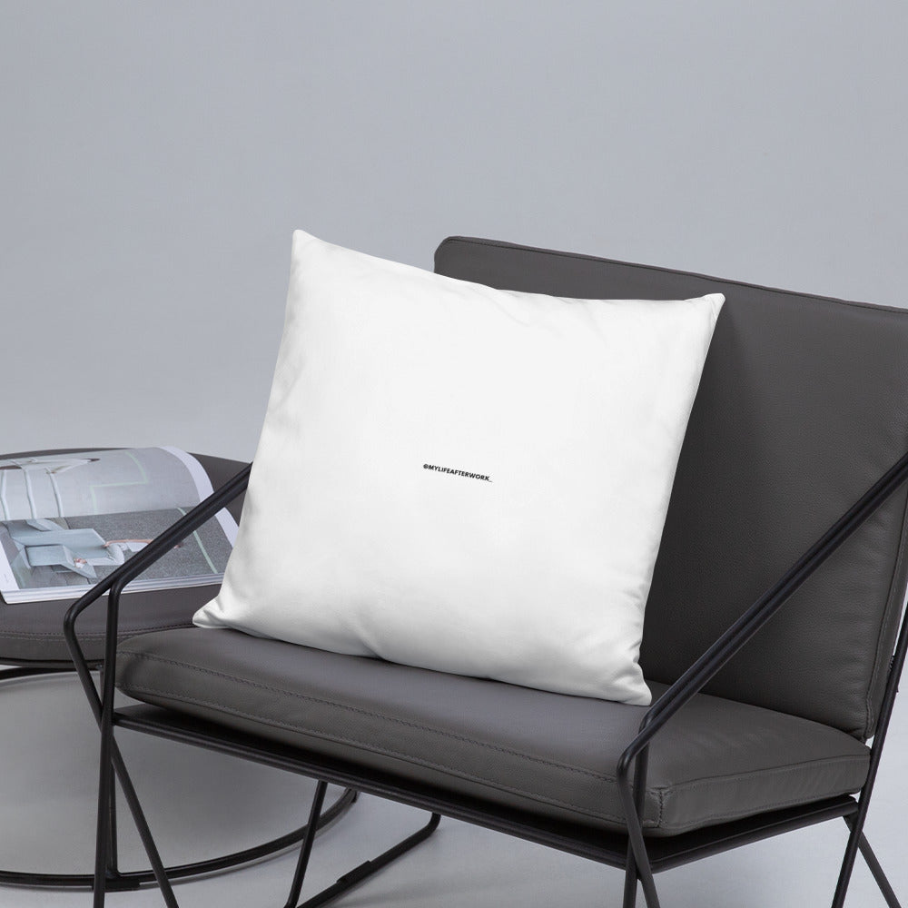 Warehouse: LAW Classics Minimalistic Basic Pillow