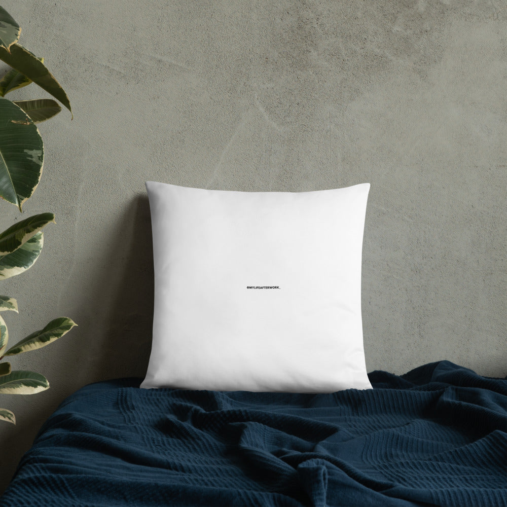 Warehouse: LAW Classics Minimalistic Basic Pillow