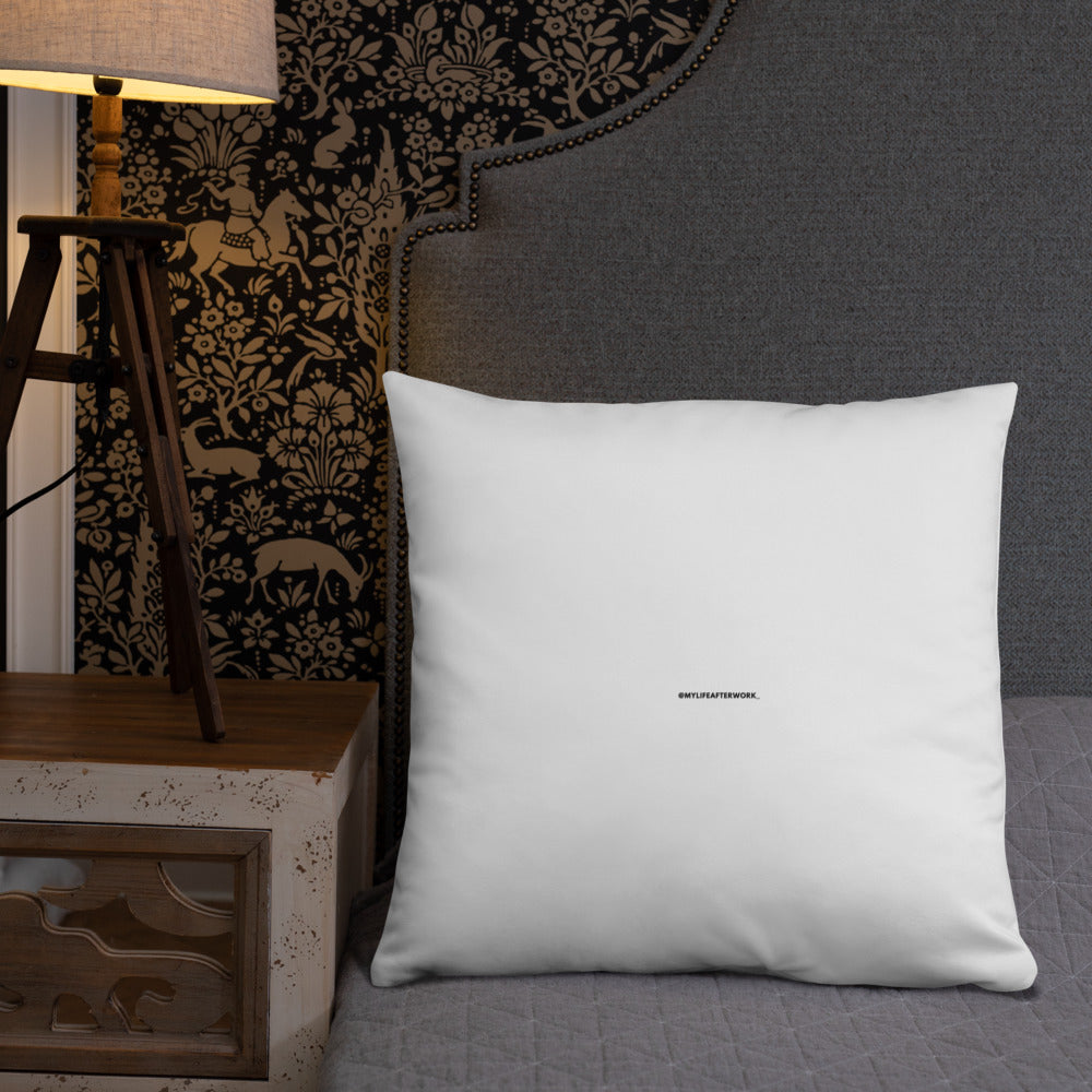 Warehouse: LAW Classics Minimalistic Basic Pillow