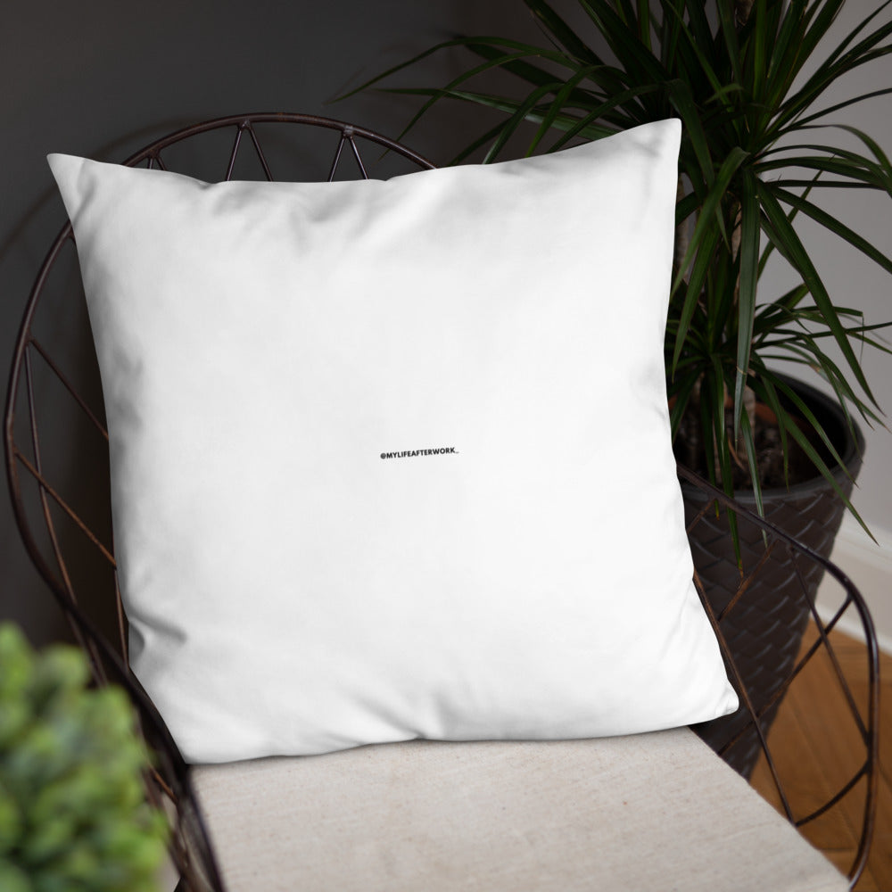 Warehouse: LAW Classics Minimalistic Basic Pillow