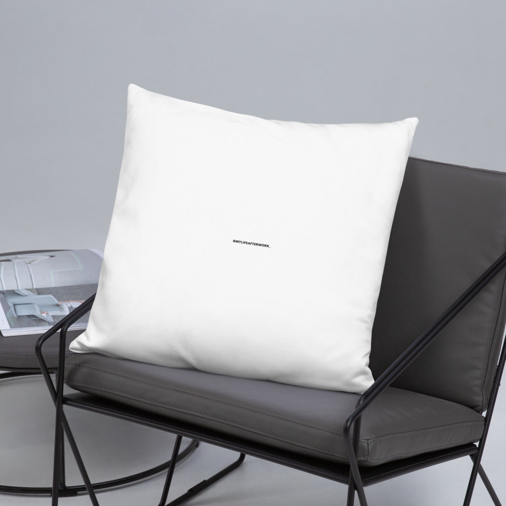 Warehouse: LAW Classics Minimalistic Basic Pillow